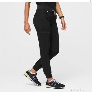 Figs Womens Zamora jogger scrub pants in black